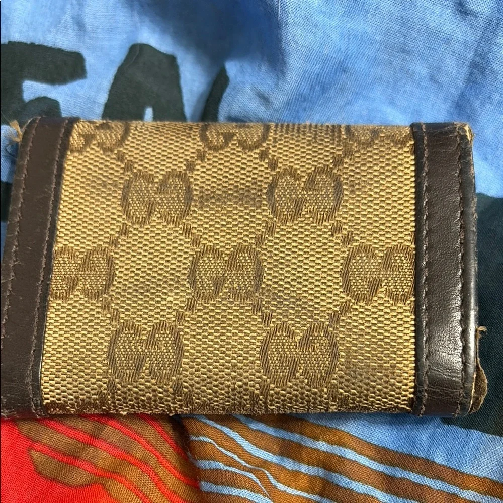 Gucci Brown/Beige GG Canvas Key Case with Gold Logo - Picture 2 of 6